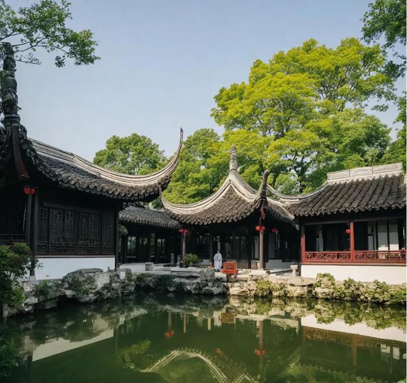 信阳师河迷失餐饮有限公司